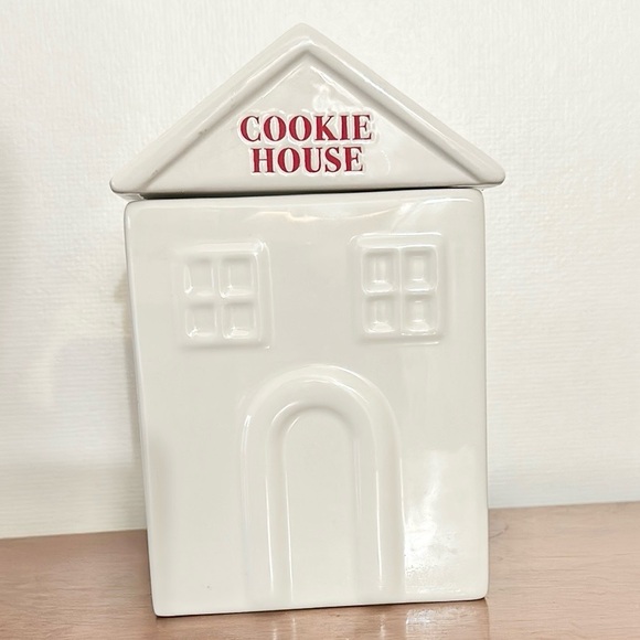 White Cookie House Jar - Picture 1 of 1